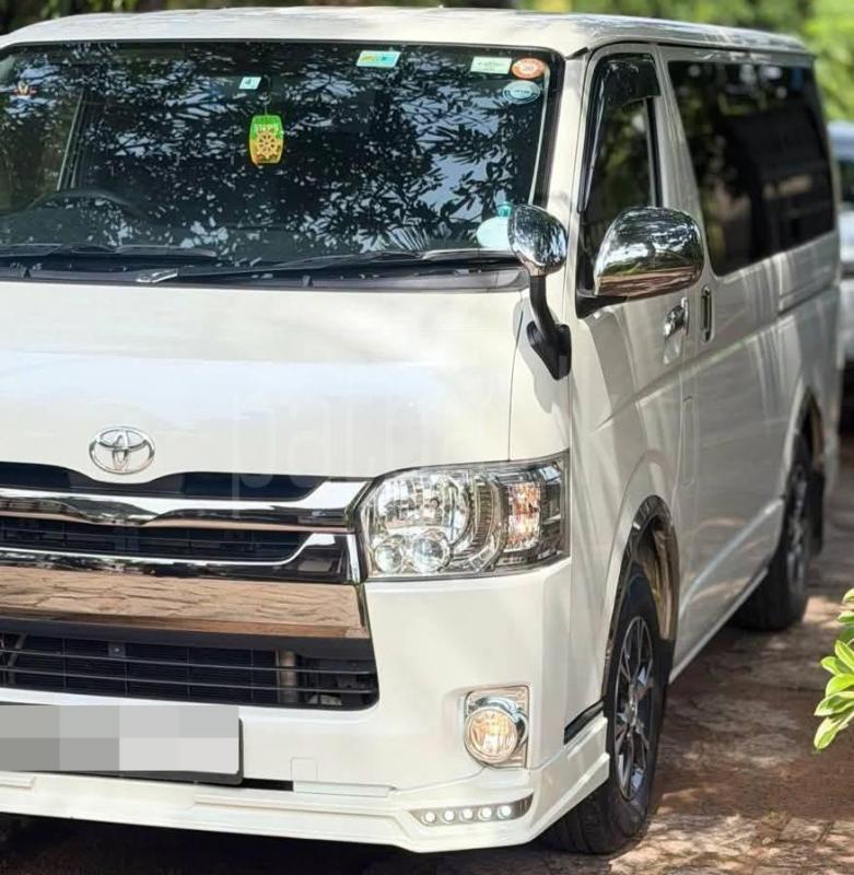 Toyota Hiace 2016 - භාවිතා කරන ලද වෑන් රථය sale in Sri Lanka - patpat.lk