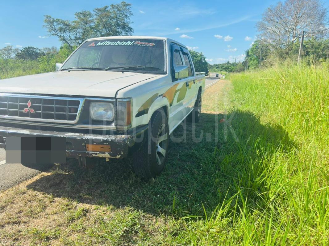 Mitsubishi L200 1988 - பயன்படுத்தப்பட்டது சரக்கு போக்குவரத்து sale in Sri Lanka - patpat.lk