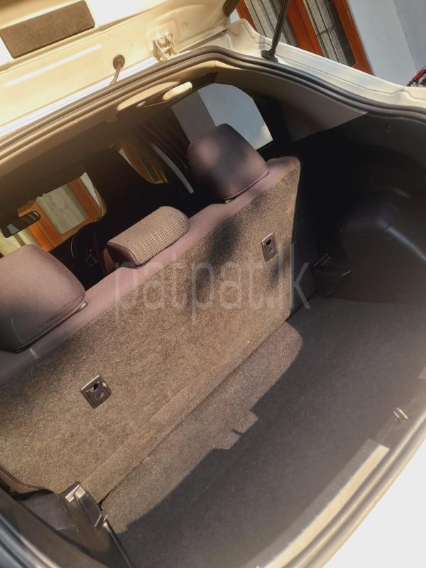 Toyota Vitz 2016 - பயன்படுத்தப்பட்டது கார் sale in Sri Lanka - patpat.lk