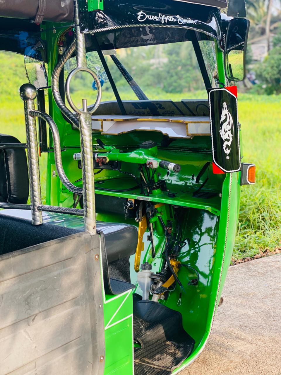 Bajaj Three Wheel 2006 - பயன்படுத்தப்பட்டது முச்சக்கர வண்டி sale in Sri Lanka - patpat.lk
