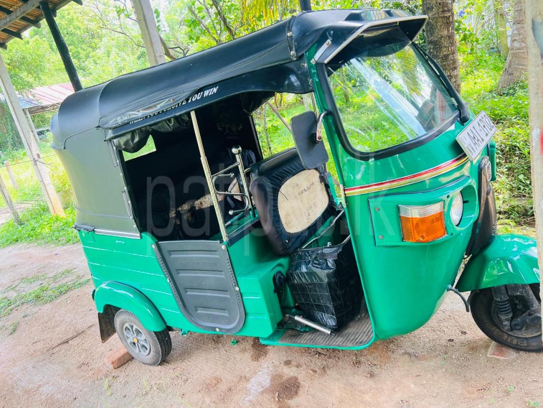 Bajaj Three Wheel 2013 - பயன்படுத்தப்பட்டது முச்சக்கர வண்டி sale in Sri Lanka - patpat.lk