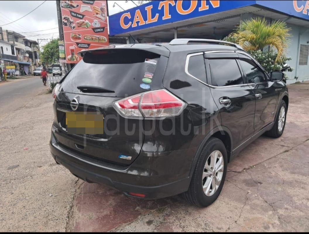 Nissan X Trail 2016 - பயன்படுத்தப்பட்டது SUV sale in Sri Lanka - patpat.lk