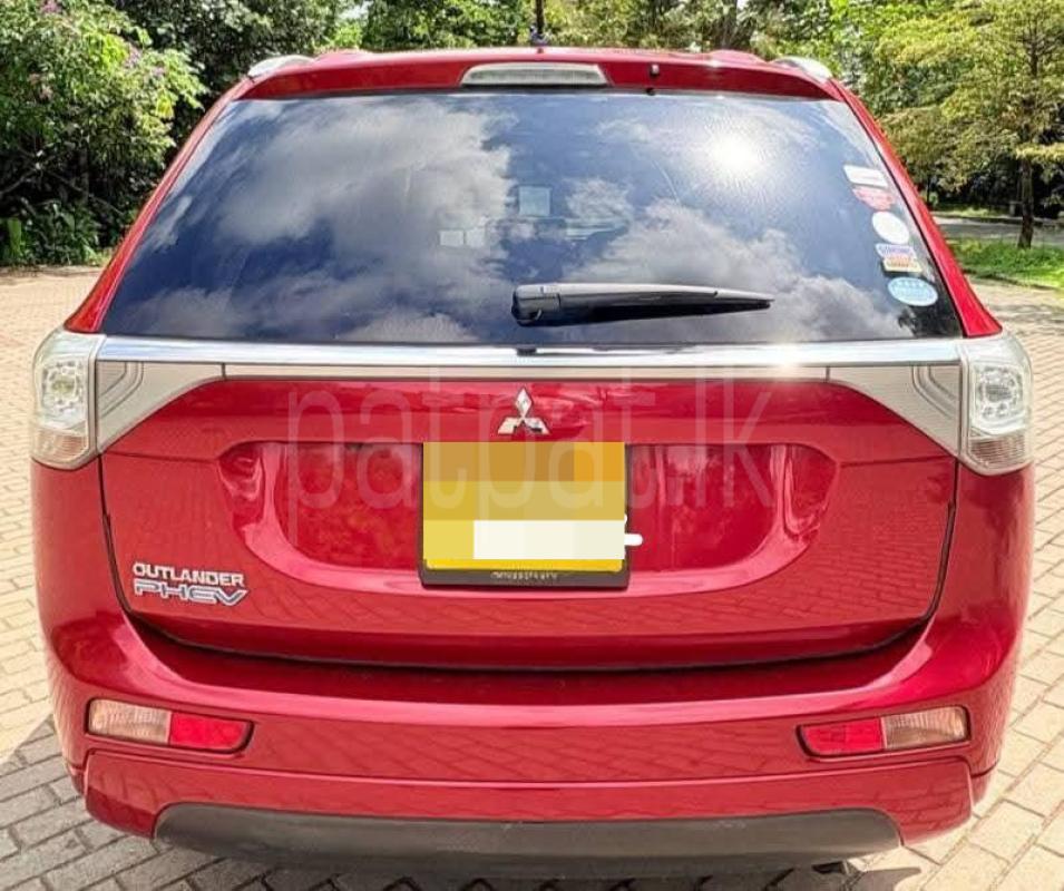 Mitsubishi Outlander 2015 - பயன்படுத்தப்பட்டது SUV sale in Sri Lanka - patpat.lk