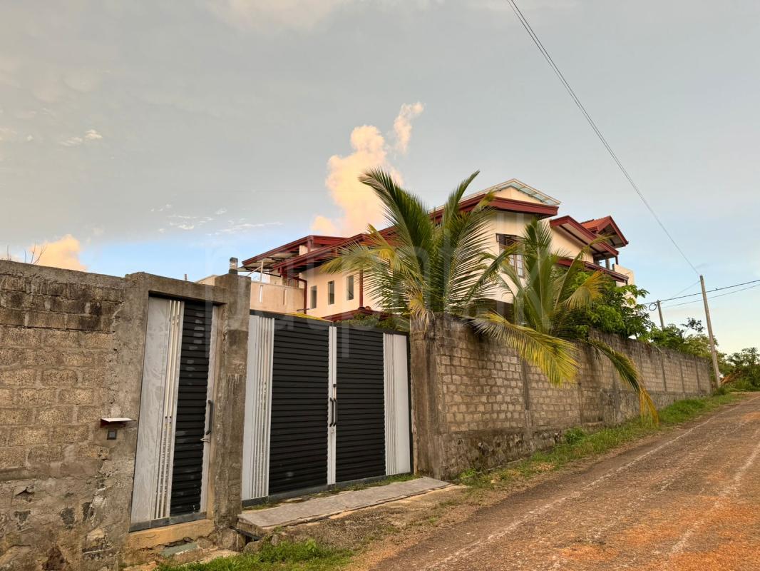 House for Sale in Ahungalla