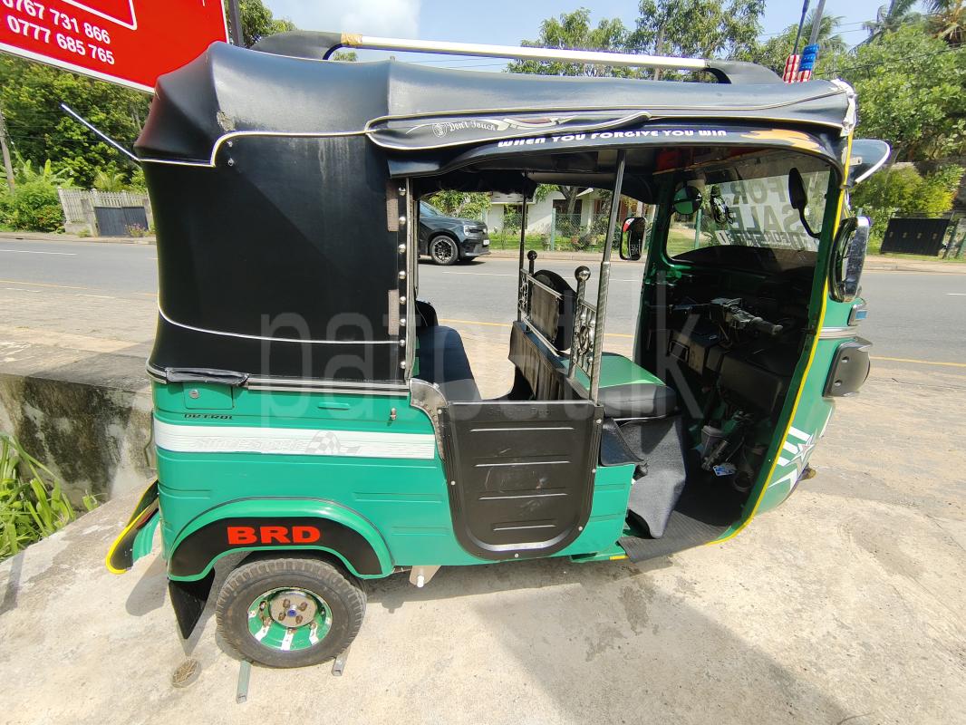 Bajaj Three Wheel 2014 - Used Three wheeler sale in Sri Lanka - patpat.lk