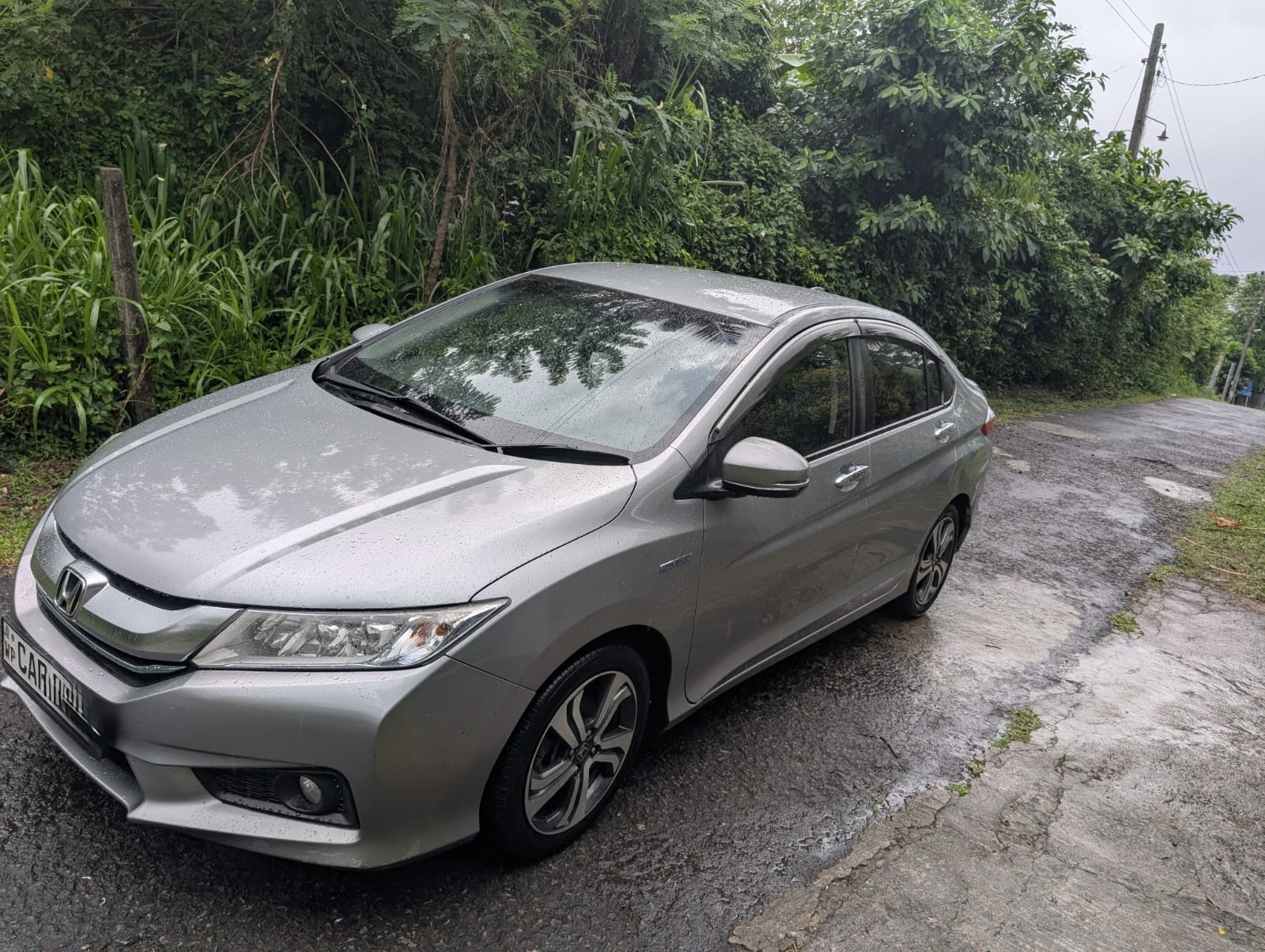 Honda Grace 2016 - Used Car sale in Sri Lanka - patpat.lk