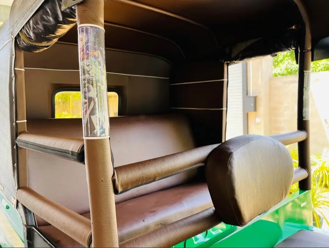 Bajaj Three Wheel 2015 - பயன்படுத்தப்பட்டது முச்சக்கர வண்டி sale in Sri Lanka - patpat.lk
