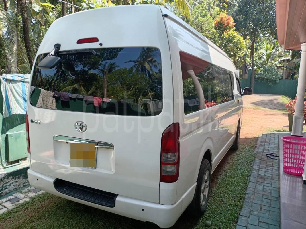 Toyota Hiace 2015 - නැවත සකස් කල වෑන් රථය sale in Sri Lanka - patpat.lk
