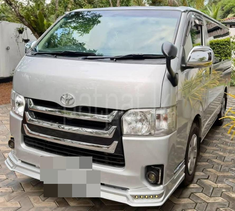 Toyota Hiace 2016 - பயன்படுத்தப்பட்டது வேன் sale in Sri Lanka - patpat.lk