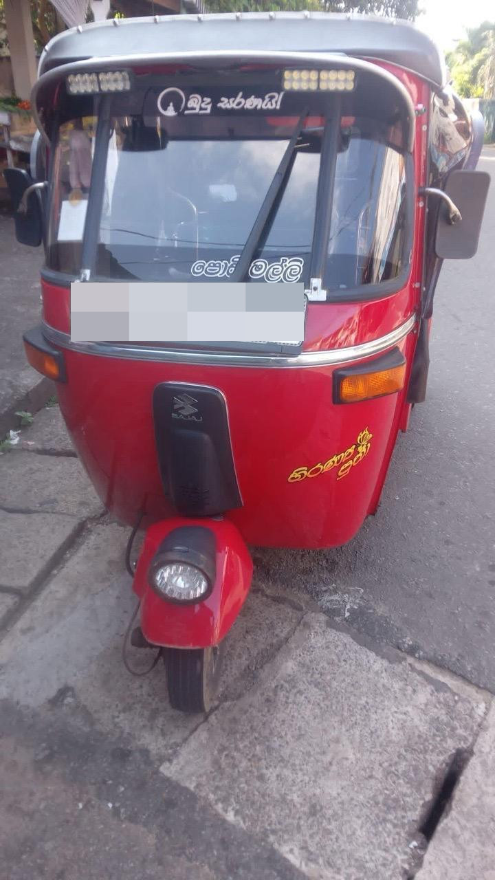 Bajaj Three Wheel 2003 ads-image-1
