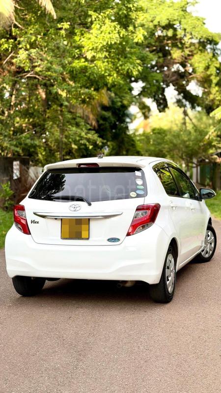Toyota Vitz 2015 - பயன்படுத்தப்பட்டது கார் sale in Sri Lanka - patpat.lk