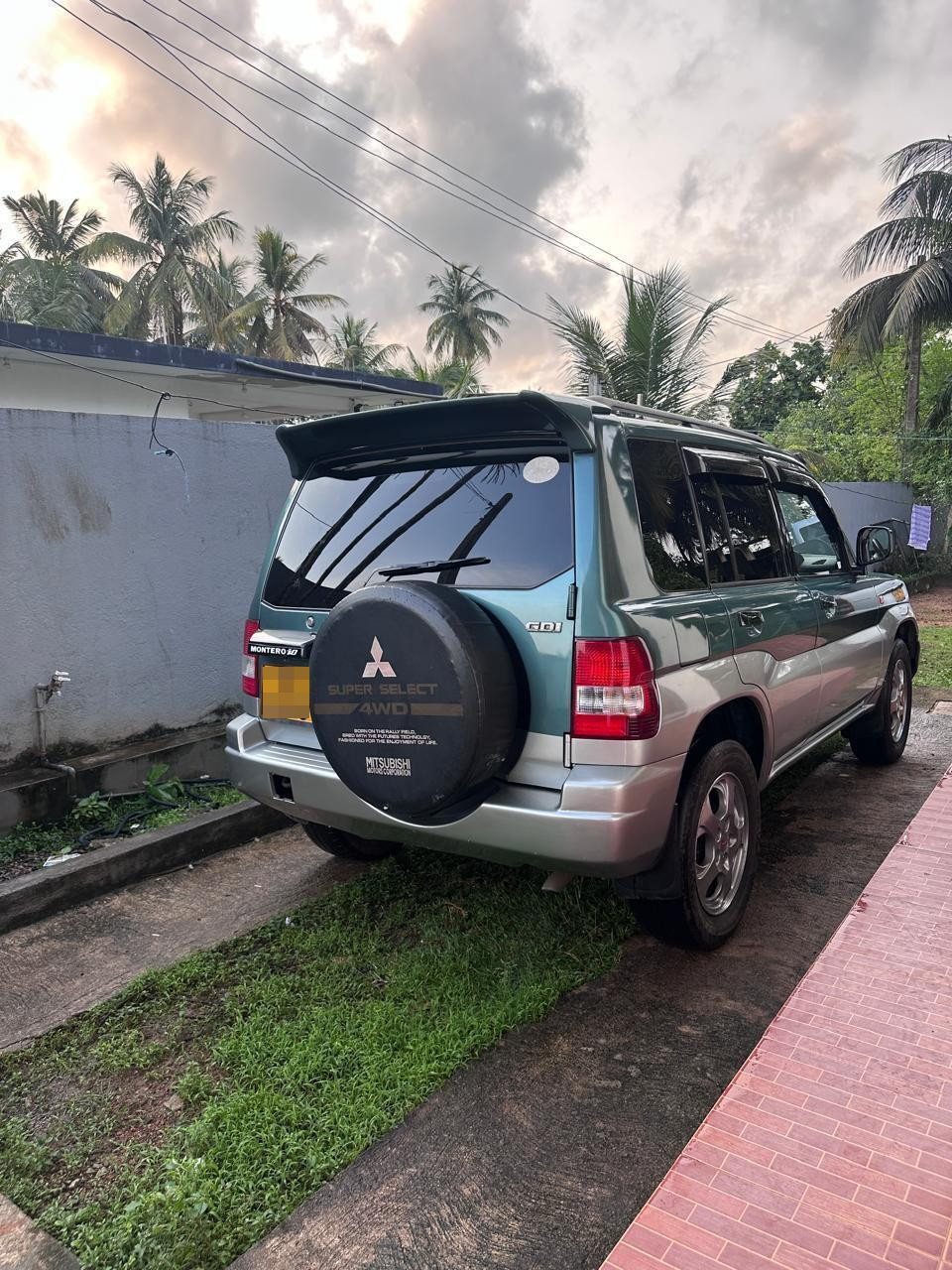 Mitsubishi Pajero IO 1999 - Used SUV sale in Sri Lanka - patpat.lk