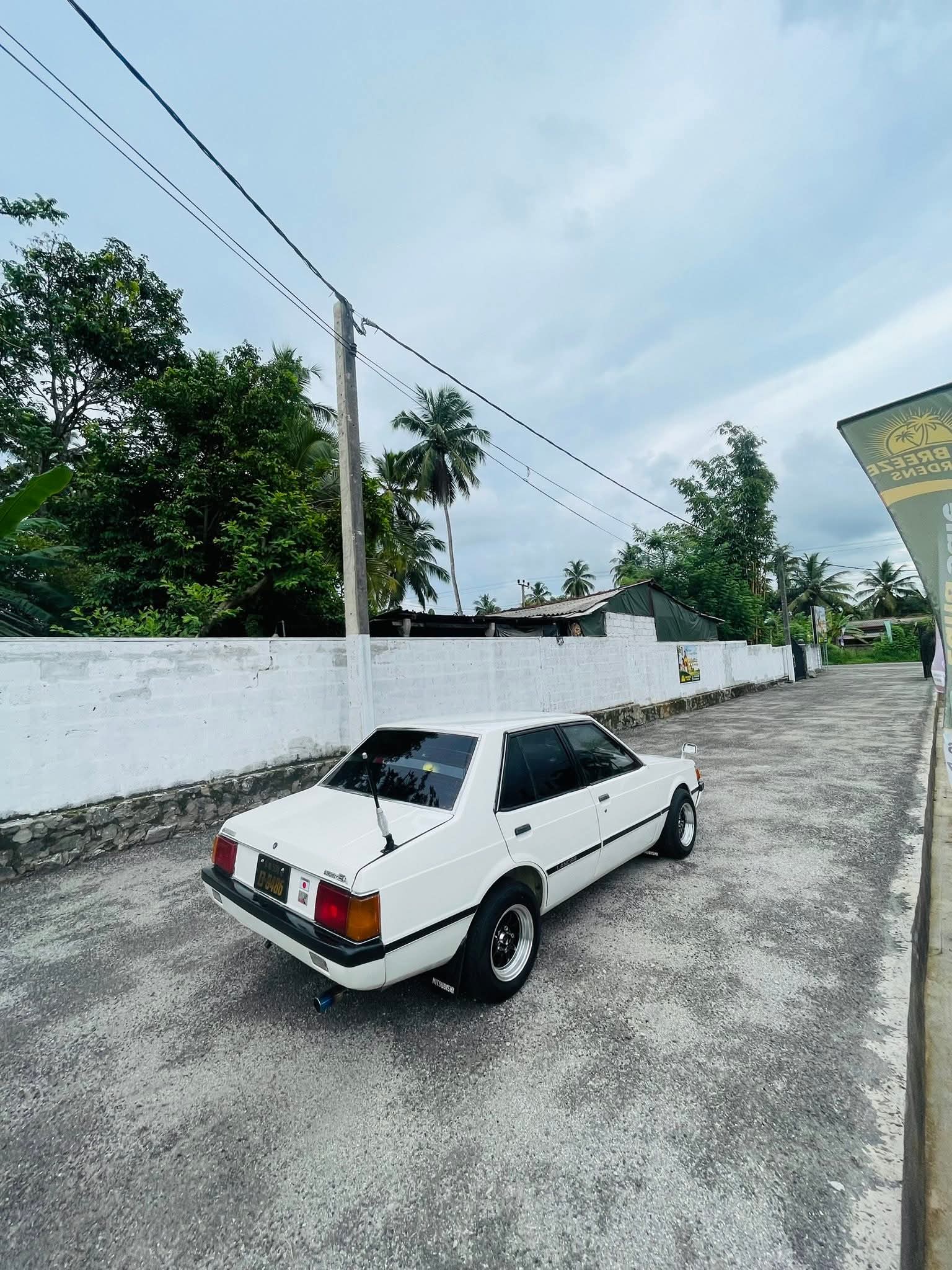 Mitsubishi Lancer 1982 - பயன்படுத்தப்பட்டது கார் sale in Sri Lanka - patpat.lk
