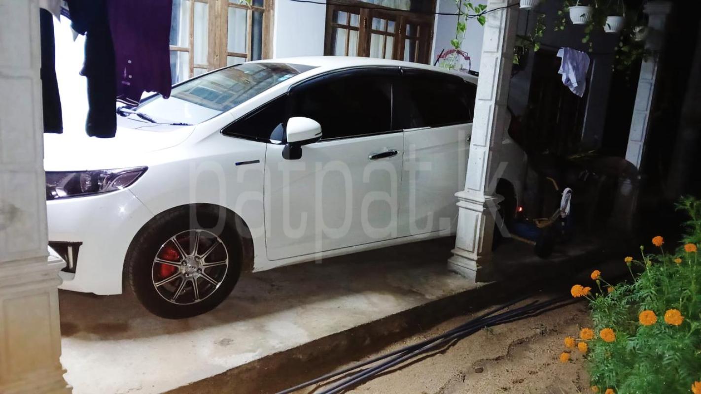 Honda Fit 2014 - பயன்படுத்தப்பட்டது கார் sale in Sri Lanka - patpat.lk