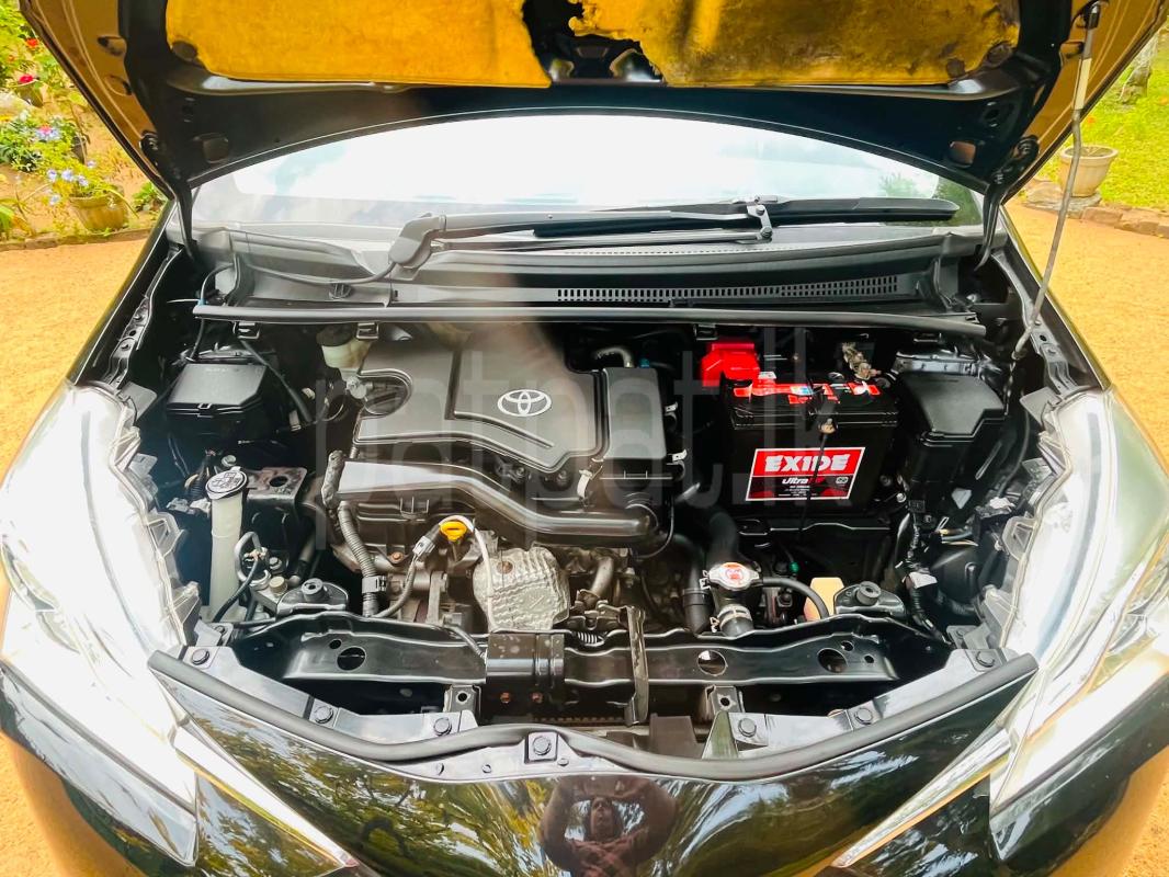Toyota Vitz 2017 - பயன்படுத்தப்பட்டது கார் sale in Sri Lanka - patpat.lk