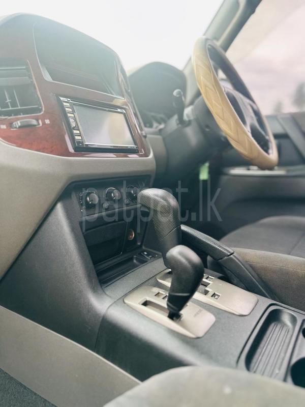 Mitsubishi Montero 2003 - பயன்படுத்தப்பட்டது SUV sale in Sri Lanka - patpat.lk