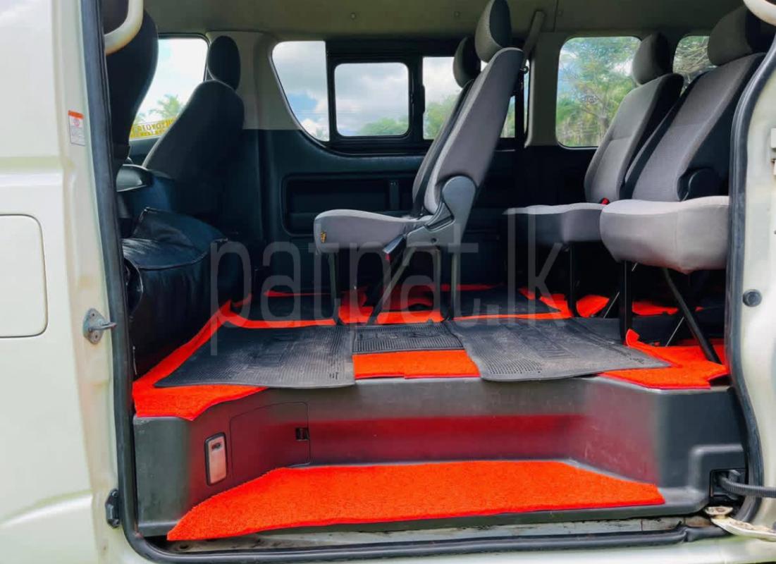 Toyota Hiace 2015 - பயன்படுத்தப்பட்டது வேன் sale in Sri Lanka - patpat.lk