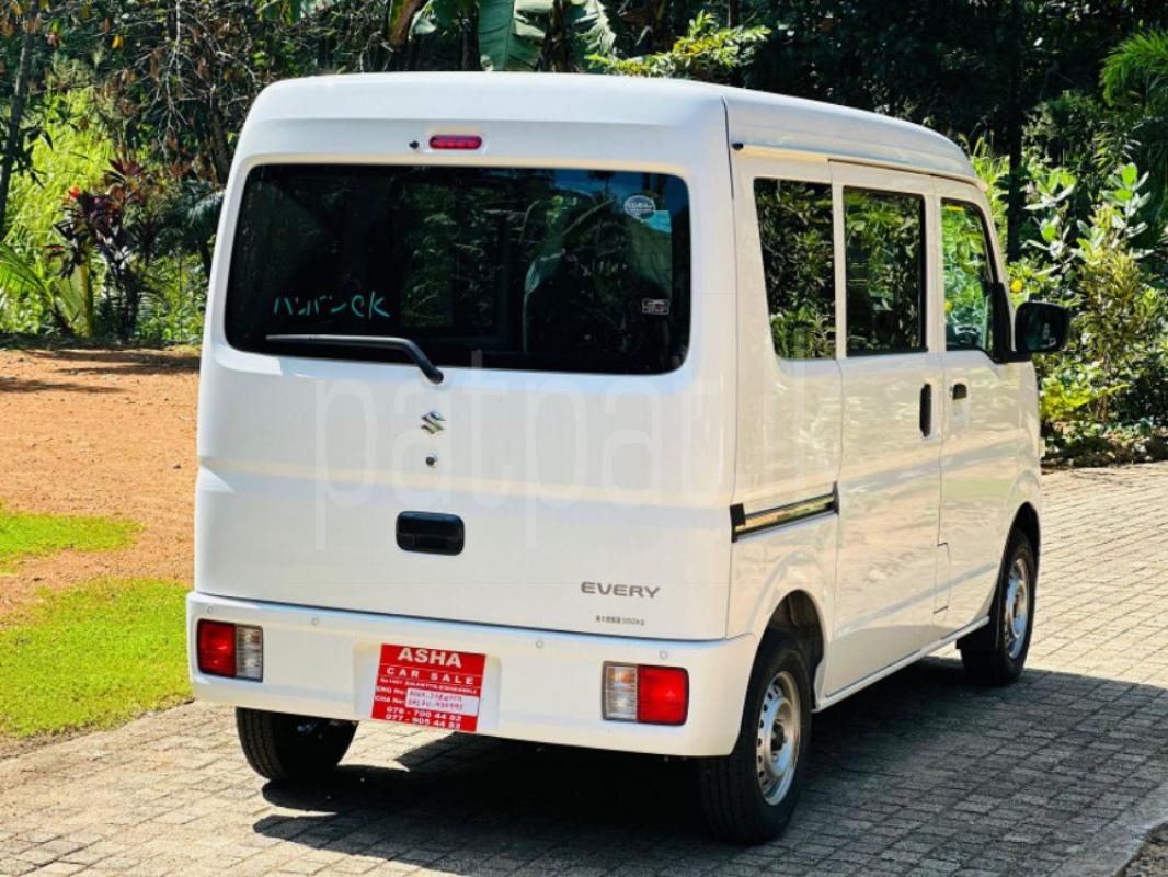 Advertisement image 6