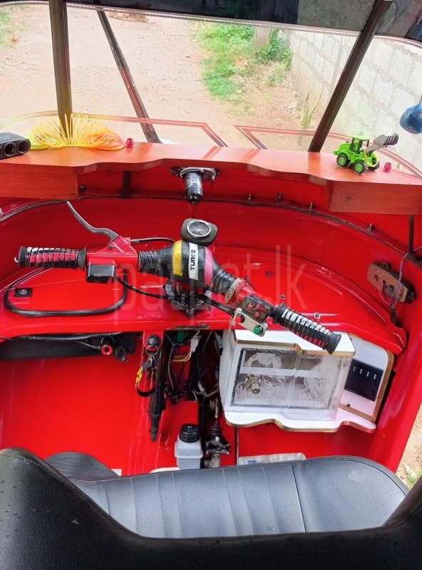 Bajaj 2 stroke 2002 - භාවිතා කරන ලද ත්‍රිරෝද රථය sale in Sri Lanka - patpat.lk