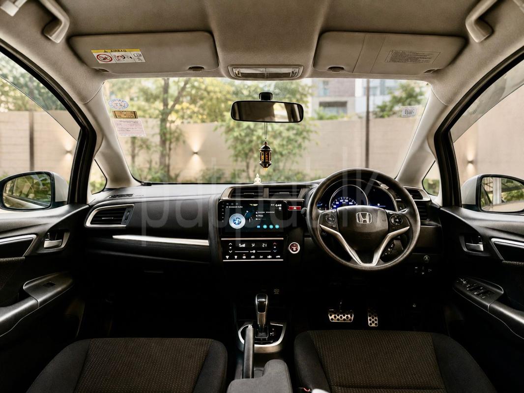 Honda Fit 2015 - பயன்படுத்தப்பட்டது கார் sale in Sri Lanka - patpat.lk