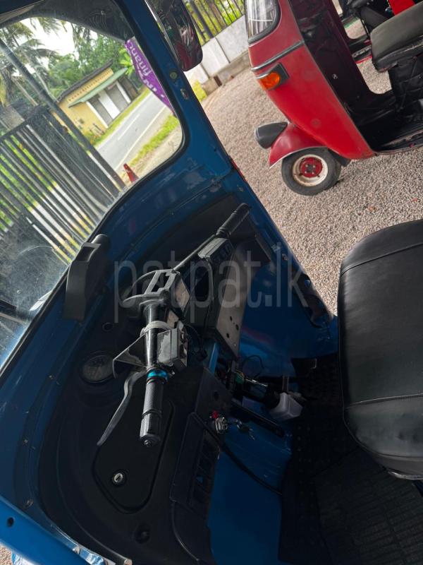 Bajaj 4 stroke 2010 - භාවිතා කරන ලද ත්‍රිරෝද රථය sale in Sri Lanka - patpat.lk