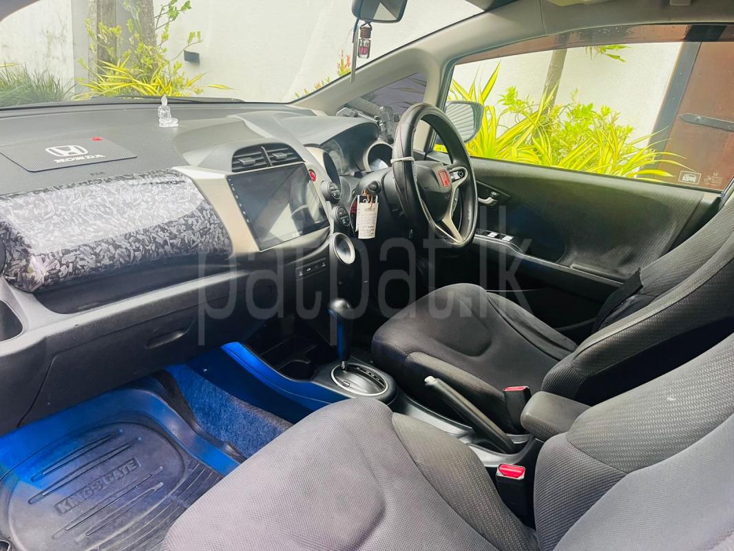 Honda FIT HYBRID 2012 - භාවිතා කරන ලද කාර් sale in Sri Lanka - patpat.lk