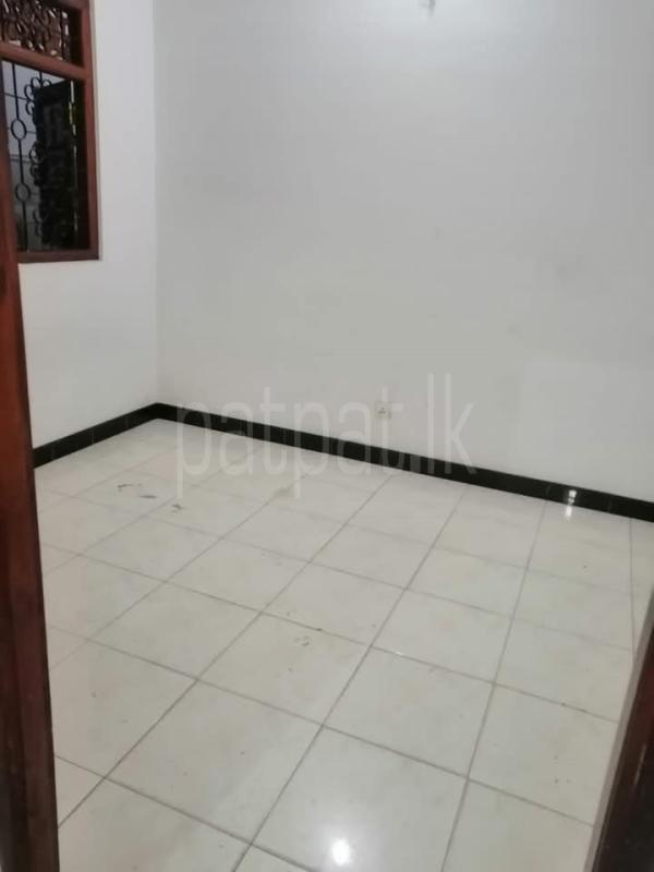 House for Sale in Seeduwa ads-image-1