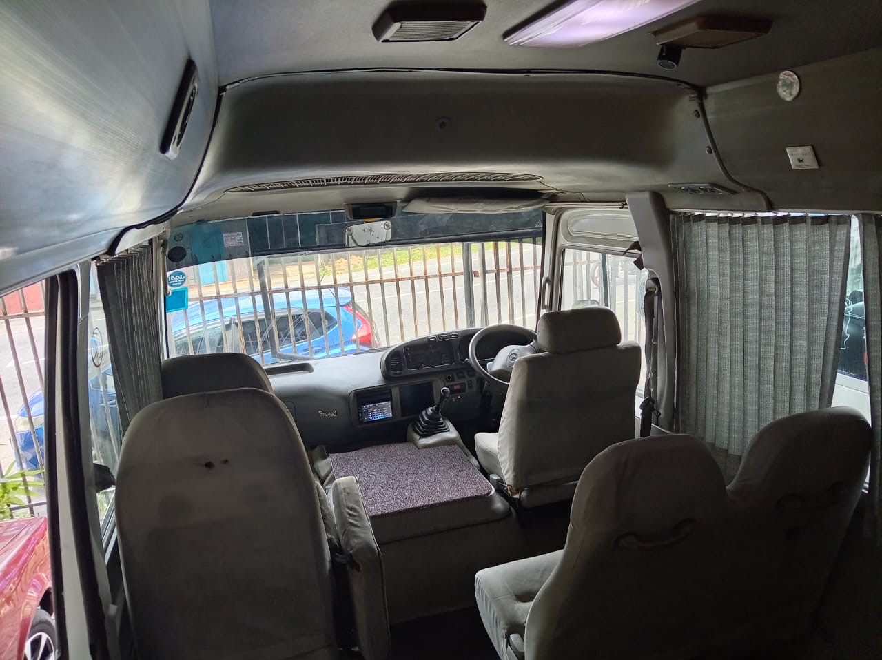 Toyota Coaster 2002 - பயன்படுத்தப்பட்டது பஸ் sale in Sri Lanka - patpat.lk