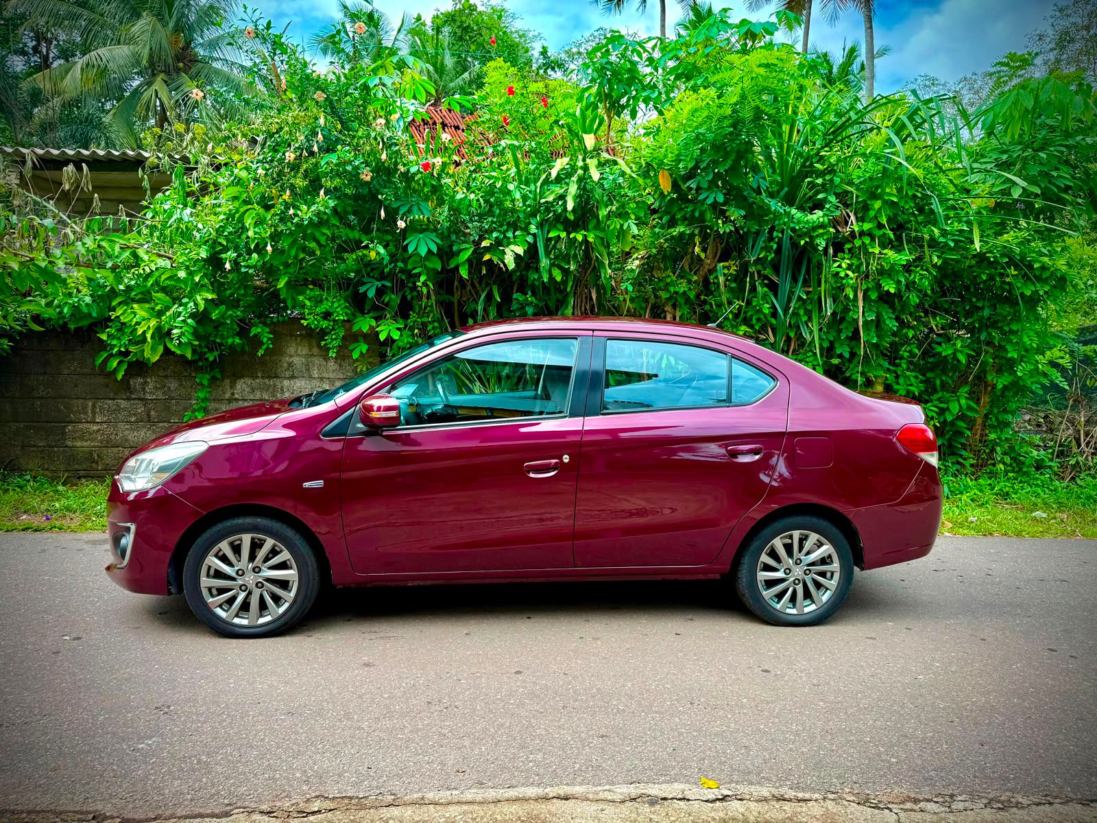 Mitsubishi Attrage 2017 - பயன்படுத்தப்பட்டது கார் sale in Sri Lanka - patpat.lk