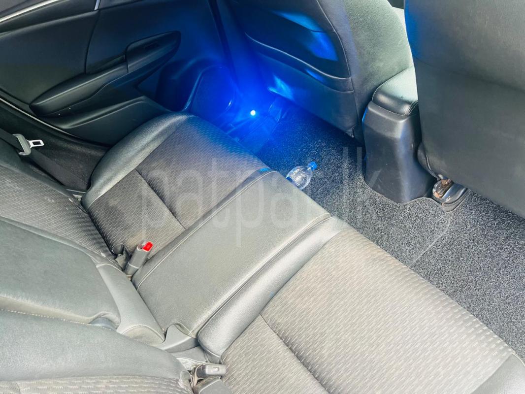 Honda Fit 2015 - பயன்படுத்தப்பட்டது கார் sale in Sri Lanka - patpat.lk