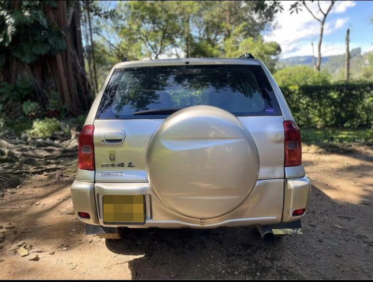 Toyota RAV4 2001 - භාවිතා කරන ලද SUV රථය sale in Sri Lanka - patpat.lk