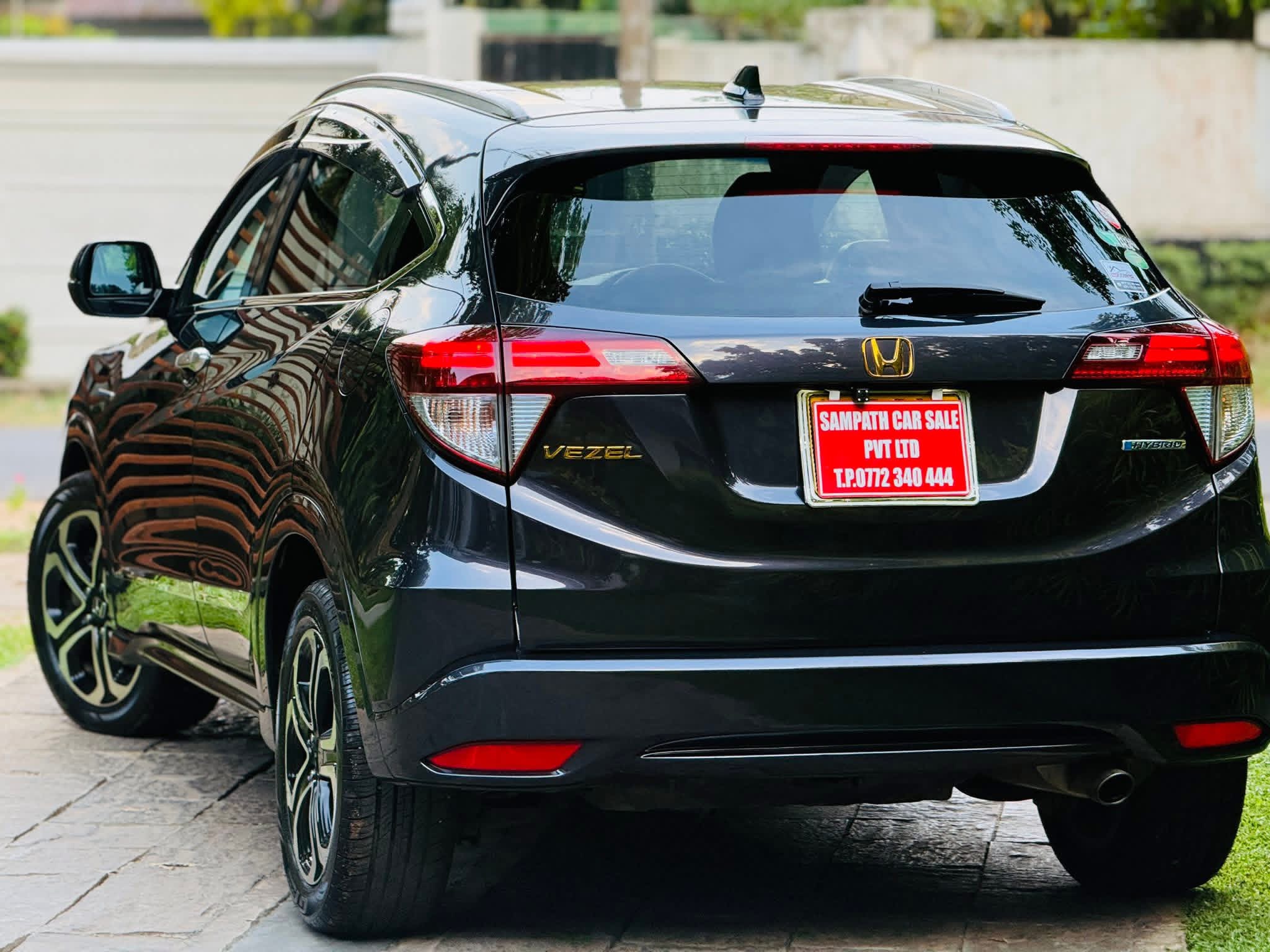 Honda Vezel 2015 - Used SUV sale in Sri Lanka - patpat.lk