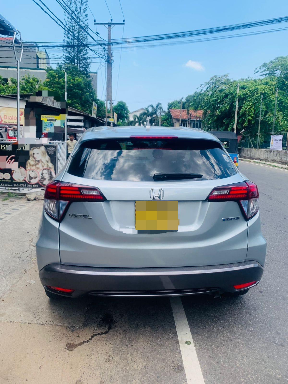 Honda Vezel 2016 - Used SUV sale in Sri Lanka - patpat.lk