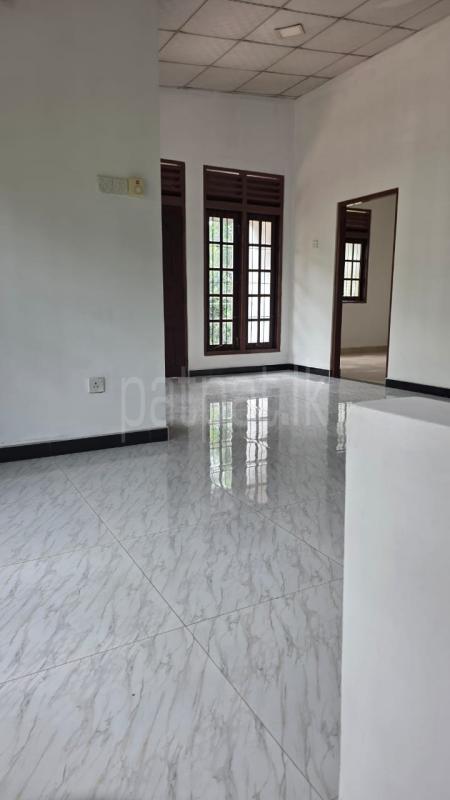 House for Sale in Athurugiriya