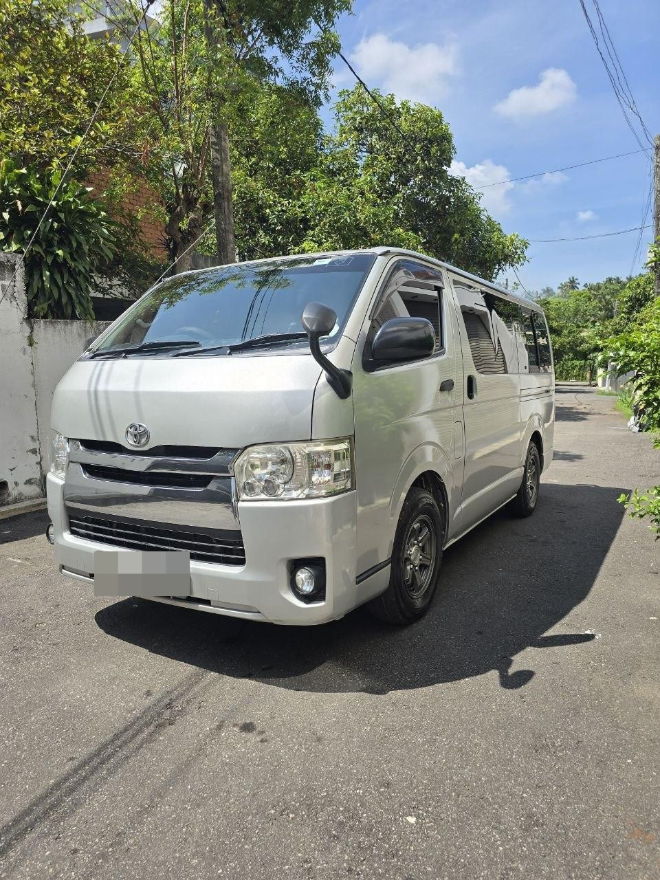 Toyota Hiace 2015 - Used Van sale in Sri Lanka - patpat.lk