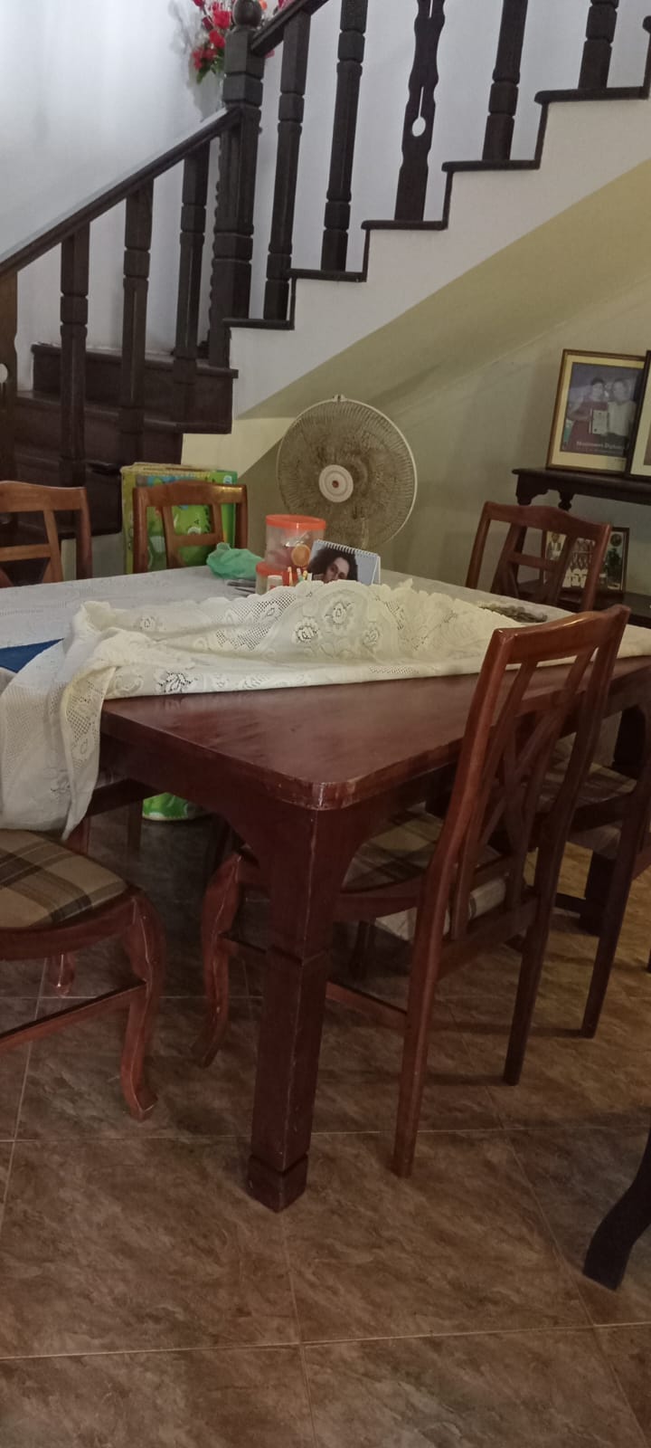 Dining table for sale