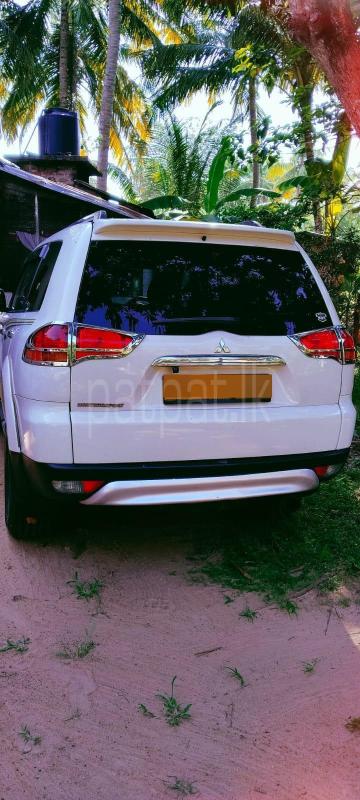 Mitsubishi Montero 2012 - භාවිතා කරන ලද SUV රථය sale in Sri Lanka - patpat.lk