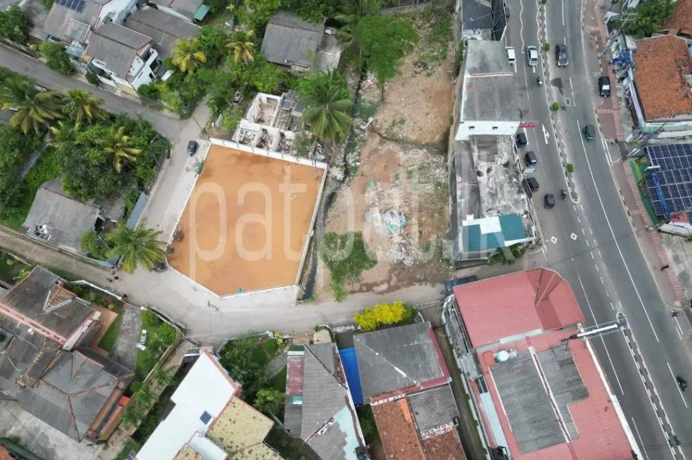 Commercial Land for Sale in Pelawatta