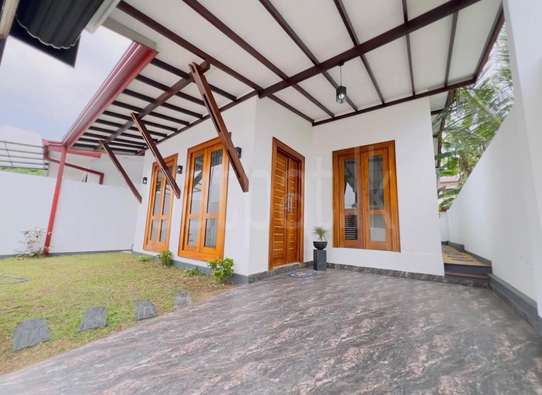 House for Sale in Athurugiriya ads-image-1