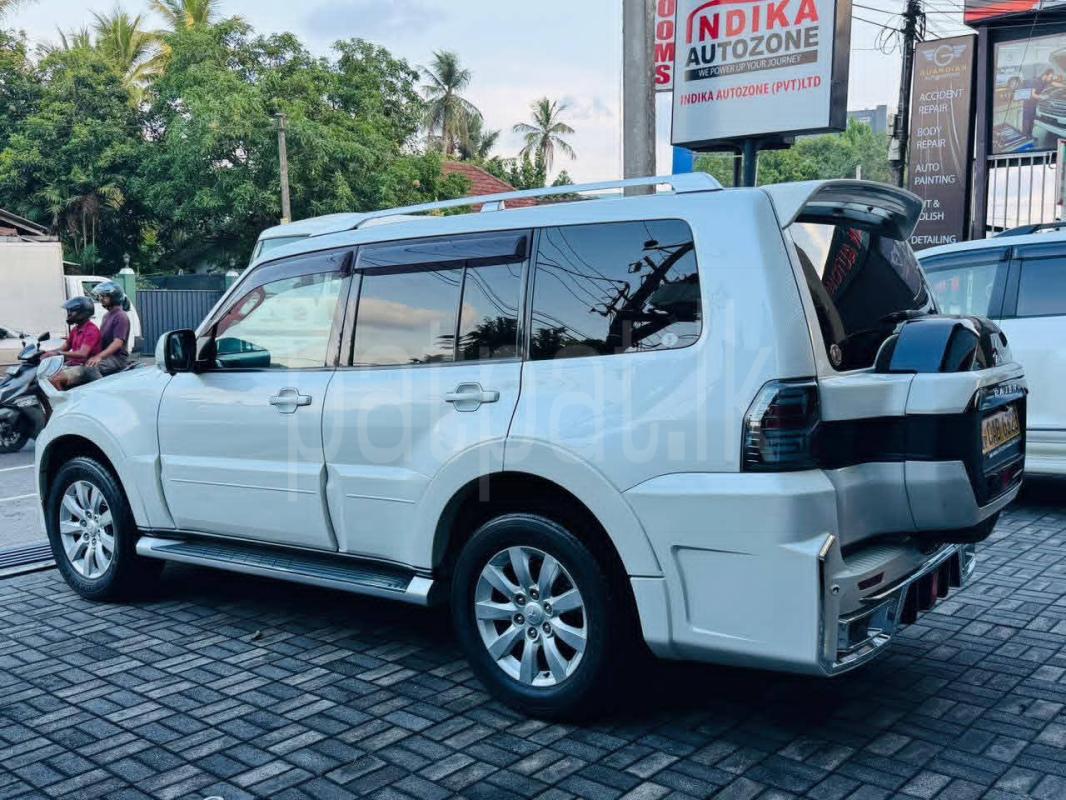 Mitsubishi Pajero 2012 - பயன்படுத்தப்பட்டது SUV sale in Sri Lanka - patpat.lk