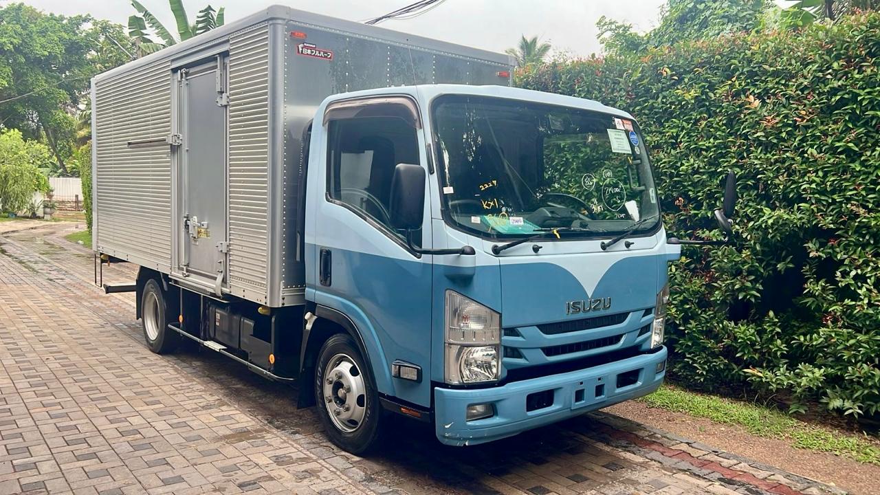 Isuzu ELF 2019 - சான்றளிக்கப்பட்டது டிரக் sale in Sri Lanka - patpat.lk