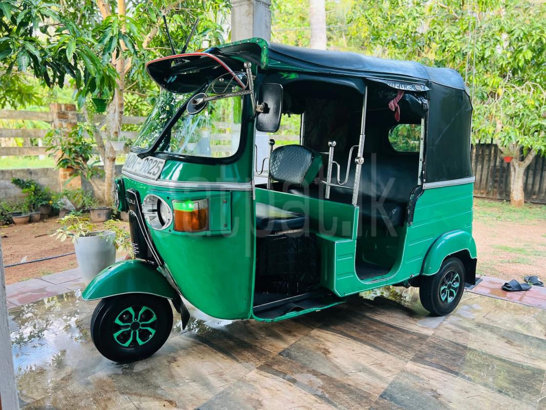 Bajaj 4 stroke 2009 - பயன்படுத்தப்பட்டது முச்சக்கர வண்டி sale in Sri Lanka - patpat.lk