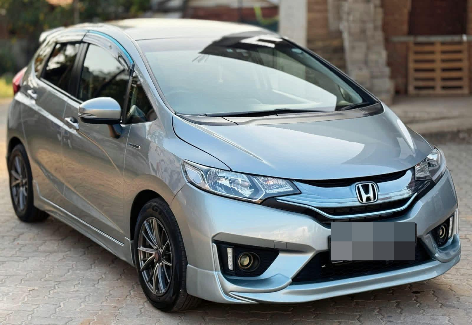 Honda Fit 2013 - භාවිතා කරන ලද කාර් sale in Sri Lanka - patpat.lk