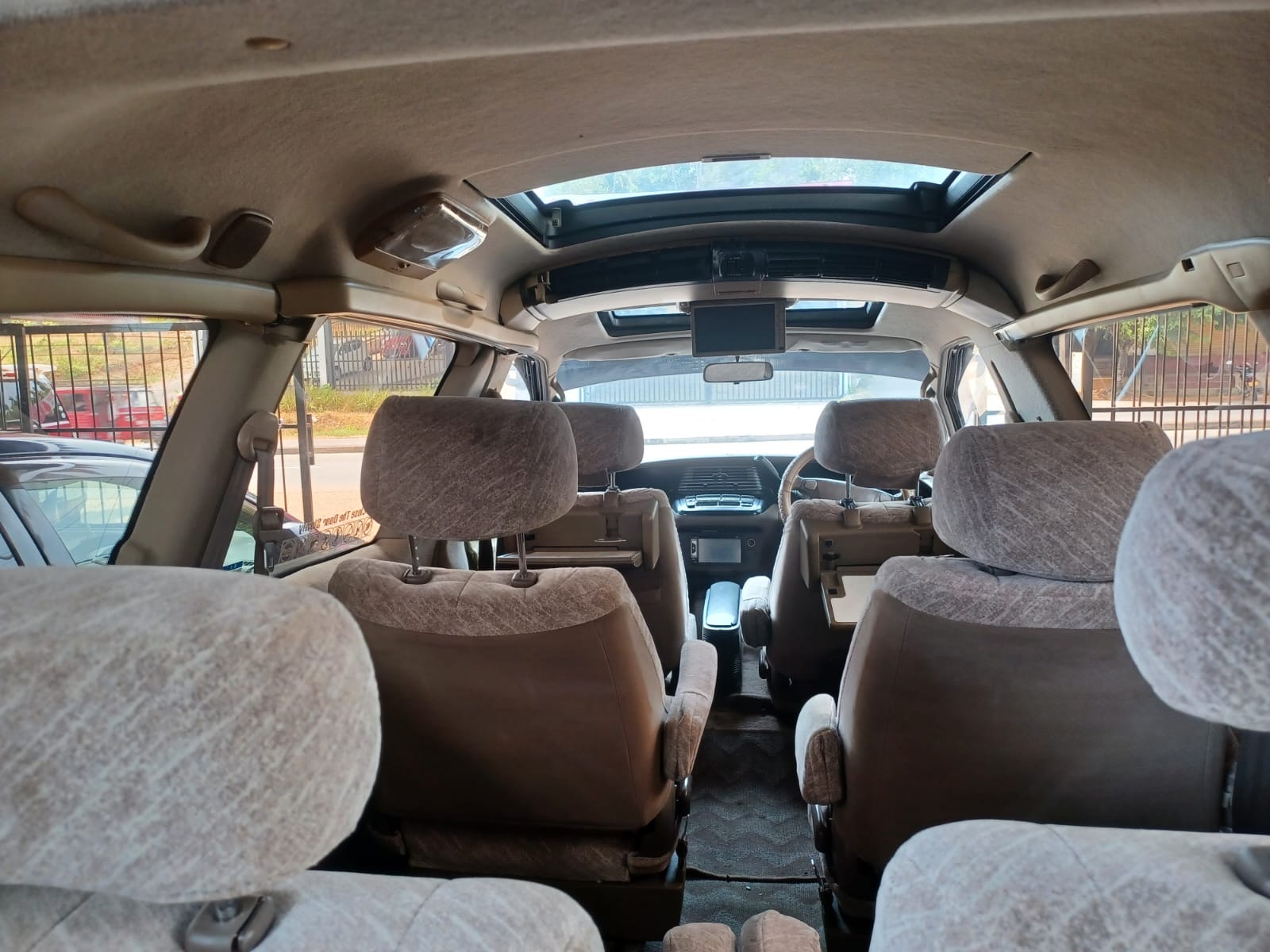 Toyota Estima 1993 - பயன்படுத்தப்பட்டது வேன் sale in Sri Lanka - patpat.lk