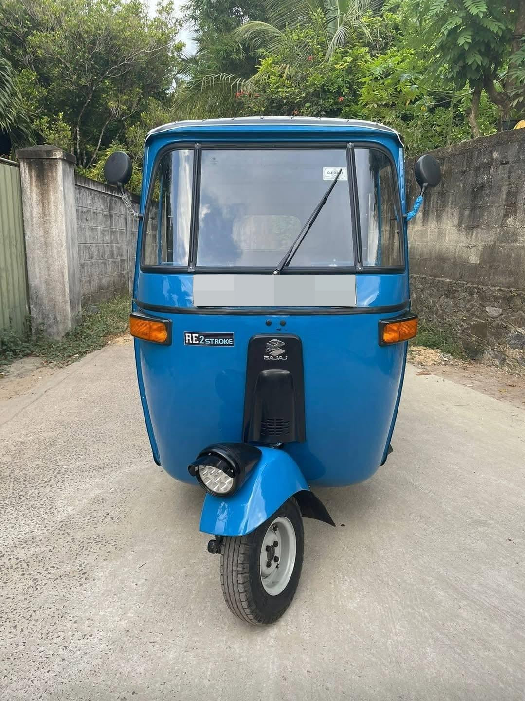 Bajaj Three Wheel 2007 ads-image-1