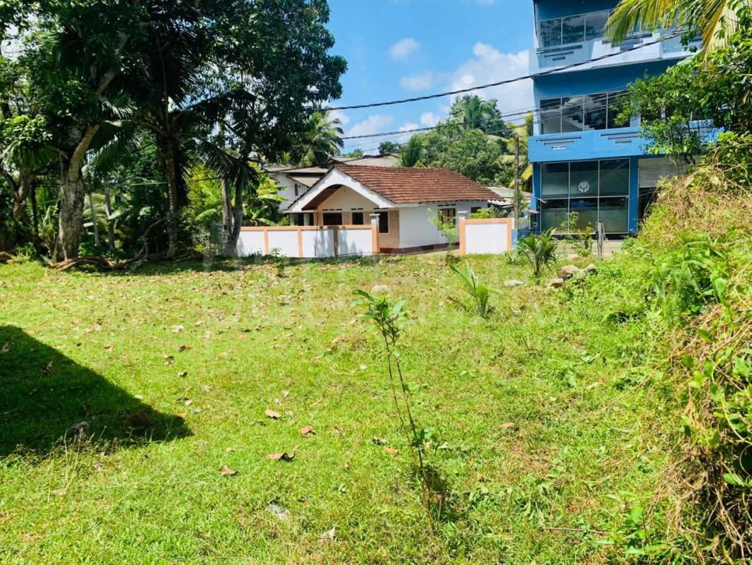 Commercial Land for Sale in Karapitiya