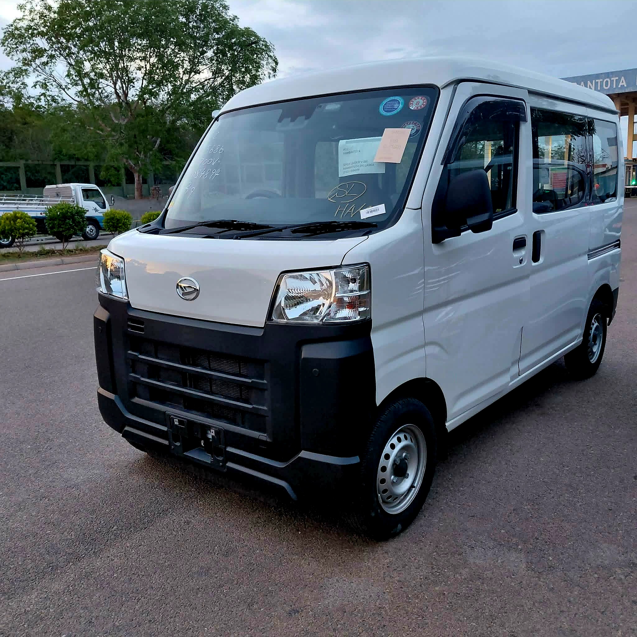 Daihatsu Hijet 2023 - மறுசீரமைக்கப்பட்டது வேன் sale in Sri Lanka - patpat.lk