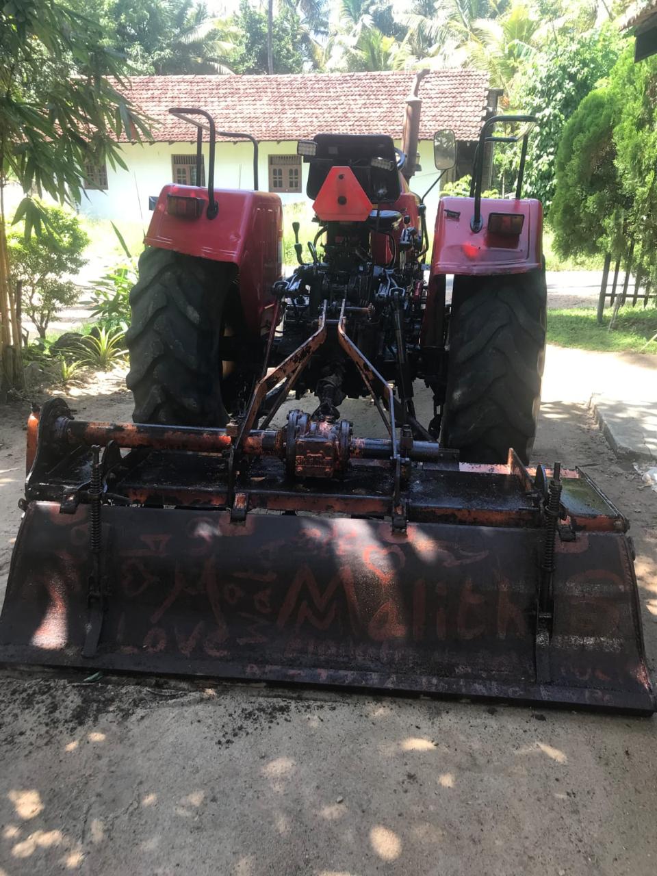 Mahindra Tractor 2010 - Used Land sale in Sri Lanka - patpat.lk