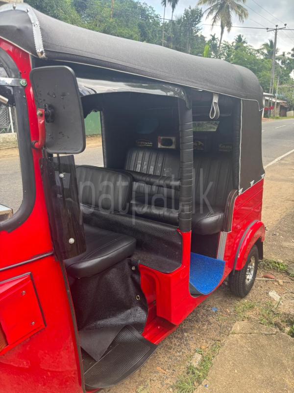 Bajaj 4 stroke 2012 - பயன்படுத்தப்பட்டது முச்சக்கர வண்டி sale in Sri Lanka - patpat.lk