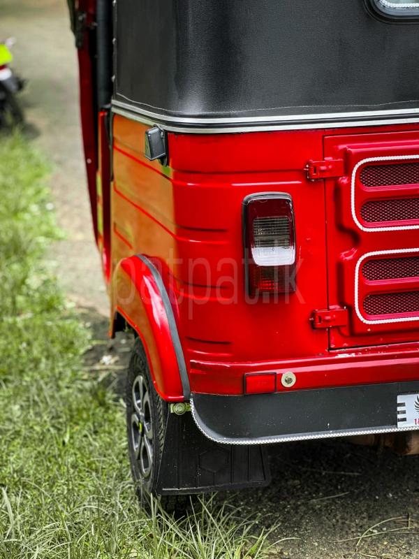 Bajaj 4 stroke 2020 - பயன்படுத்தப்பட்டது முச்சக்கர வண்டி sale in Sri Lanka - patpat.lk